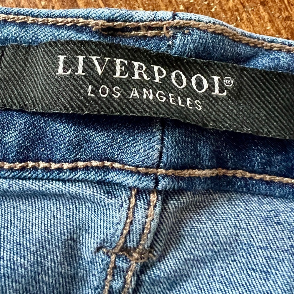 Liverpool 'The Crop' Medium Wash Cuffed Jeans - Size 28/6P - Picture 12 of 13